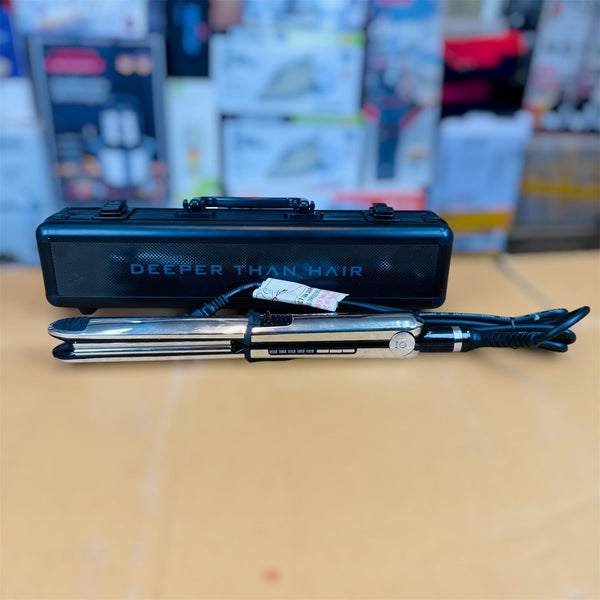 Professional Hair Straightener (Salon Styling, Smooth Finish)