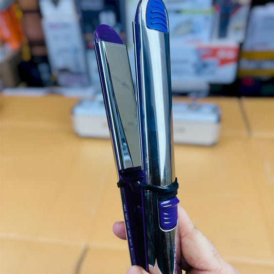 Professional Hair Straightener (Salon Styling, Smooth Finish)