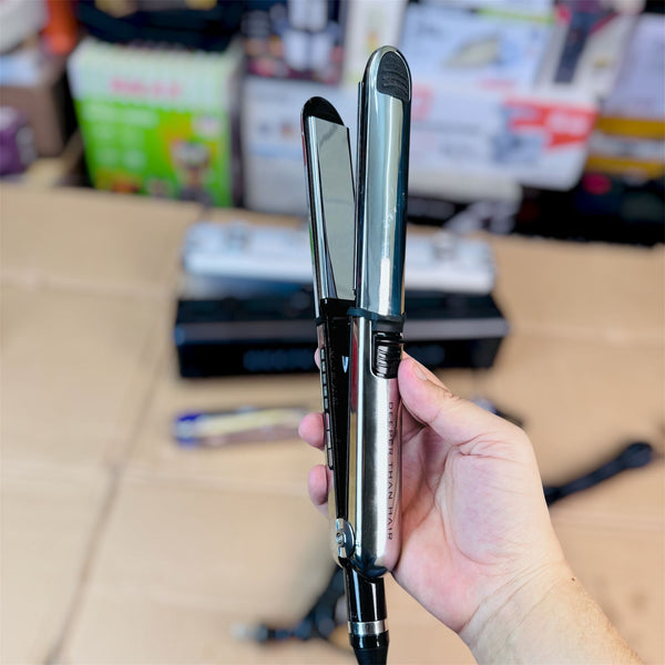 Professional Hair Straightener (Salon Styling, Smooth Finish)