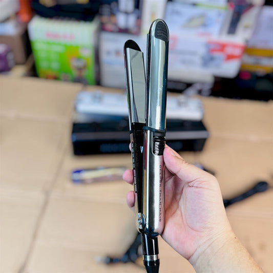 Professional Hair Straightener (Salon Styling, Smooth Finish)