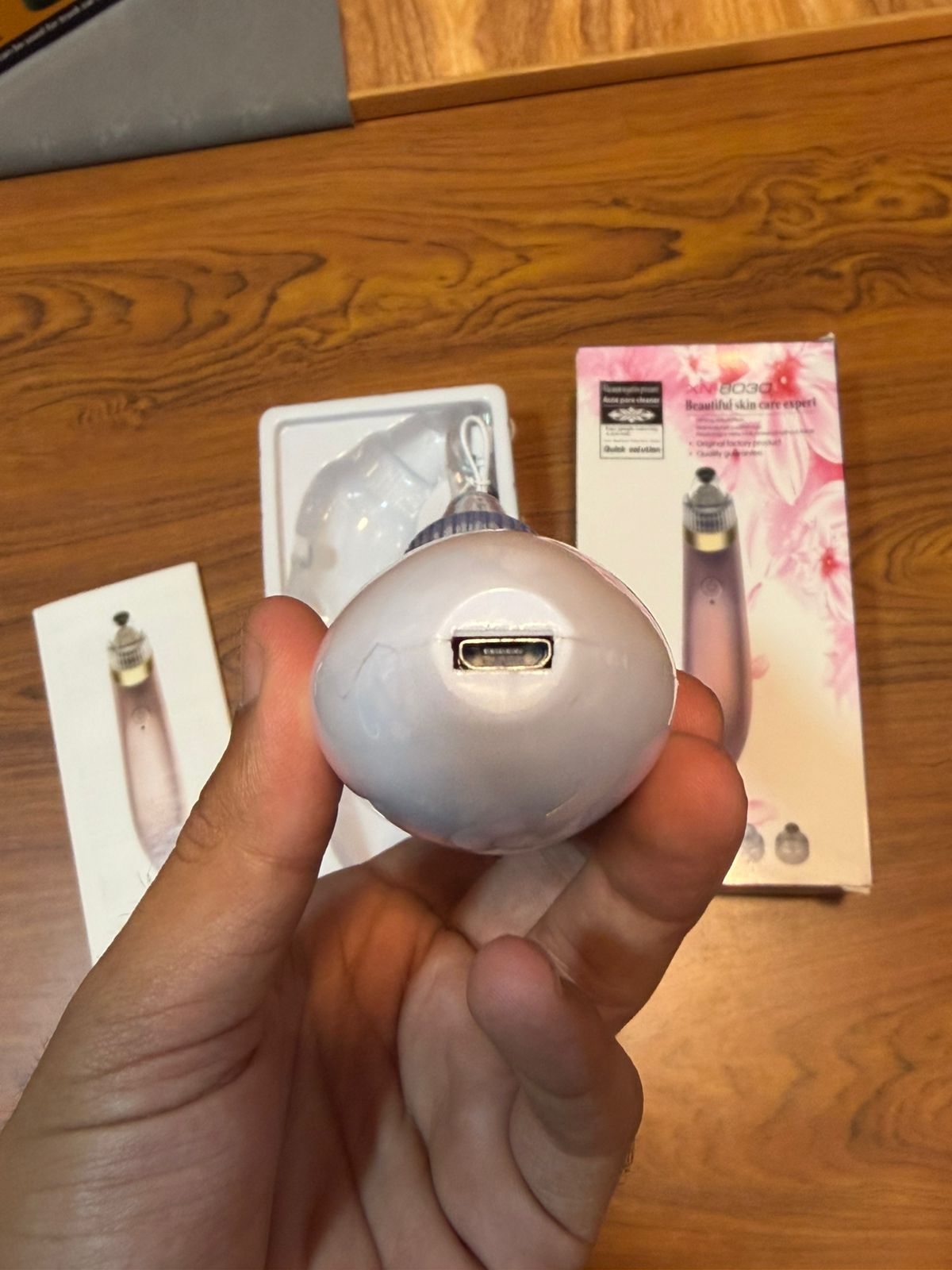 4-in-1 Rechargeable Acne Pore Vacuum Cleaner And Blackhead Remover
